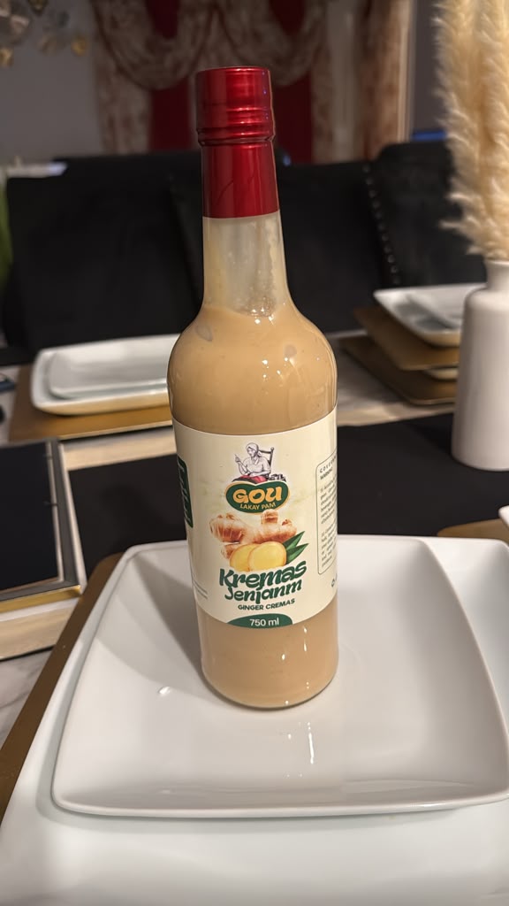 Kremas Jenjanm bottle, front view